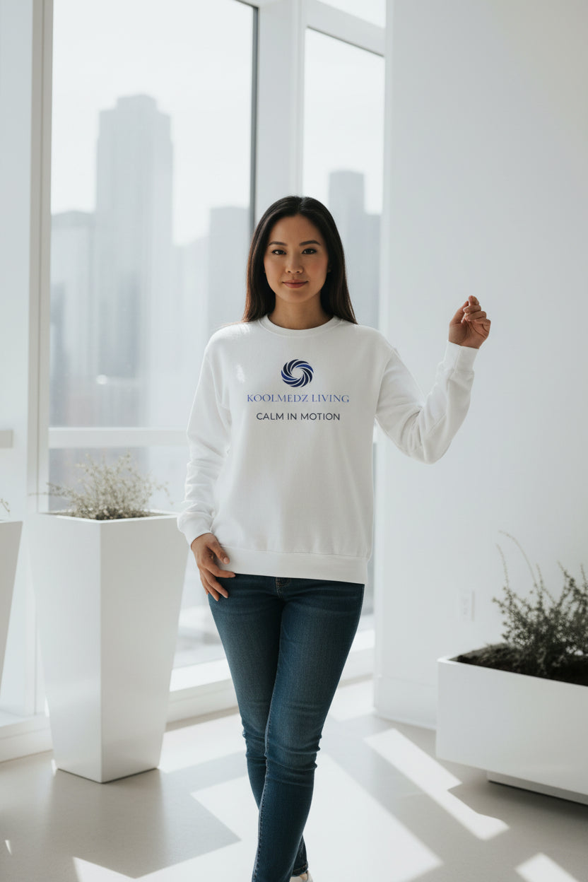 CALM IN MOTION crewneck sweatshirt, white with chest logo and ribbed cuffs