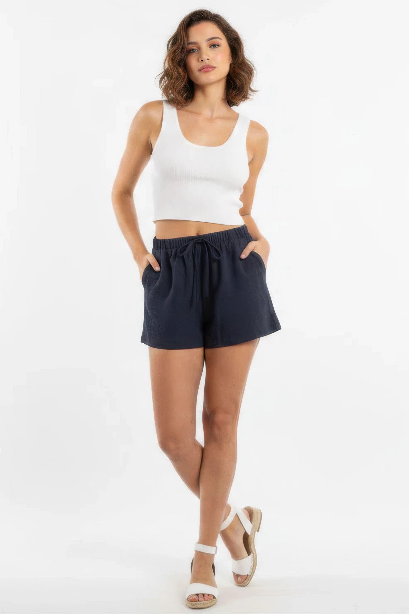 Cotton comfort shorts in navy with elastic waistband and relaxed fit