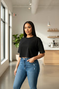 Women's black cropped T-shirt, short sleeves and round neckline